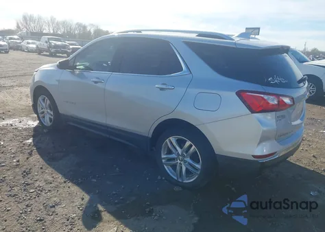 2019 Chevrolet Equinox Premier z USA, uszkodzony, nr VIN 2GNAXPEX7K6250898